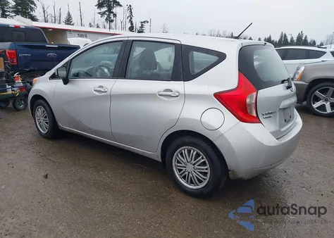 2015 Nissan Versa Note S (Sr)/S Plus/Sl/Sr/Sv z USA, uszkodzony, nr VIN 3N1CE2CP6FL421044